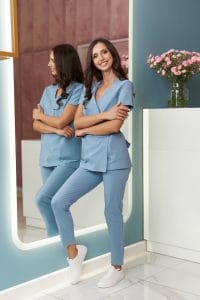 Spodnie medyczne damskie przylegające Premium BŁĘKITNE