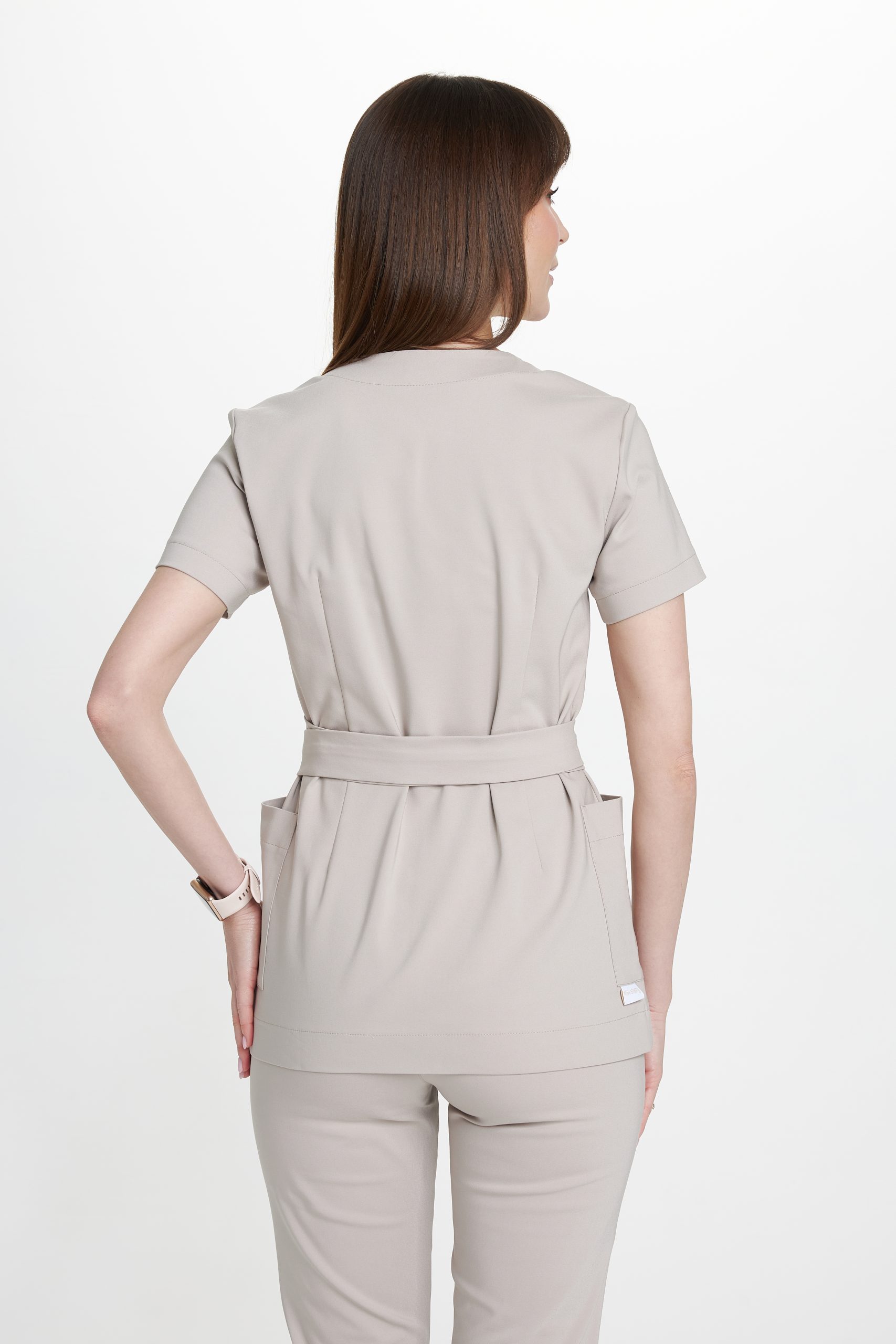 Női rövid ujjú orvosi clutch tunika prémium világos bézs színben