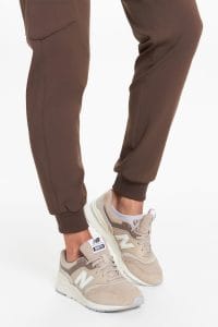 Spodnie medyczne damskie joggery scrubs Basic CHOCOLATE