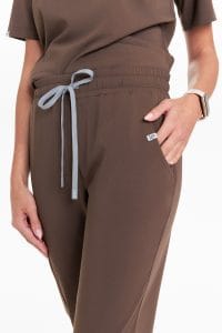 Spodnie medyczne damskie joggery scrubs Basic CHOCOLATE