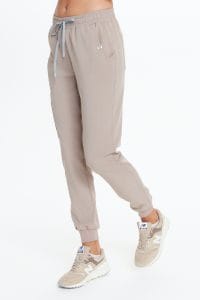 Spodnie medyczne damskie joggery scrubs Basic LATTE