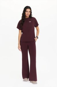Dámske lekárske nohavice FLARE SCRUBS Basic Plum in CHOCOLATE
