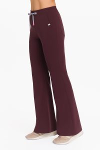 Dámske lekárske nohavice FLARE SCRUBS Basic Plum in CHOCOLATE