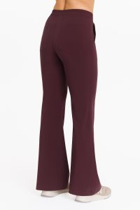 Dámske lekárske nohavice FLARE SCRUBS Basic Plum in CHOCOLATE