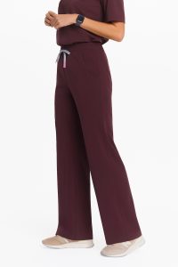 Női orvosi nadrág WIDE SCRUBS Plum csokoládé színben